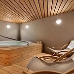 Апартаменти Grand 4*